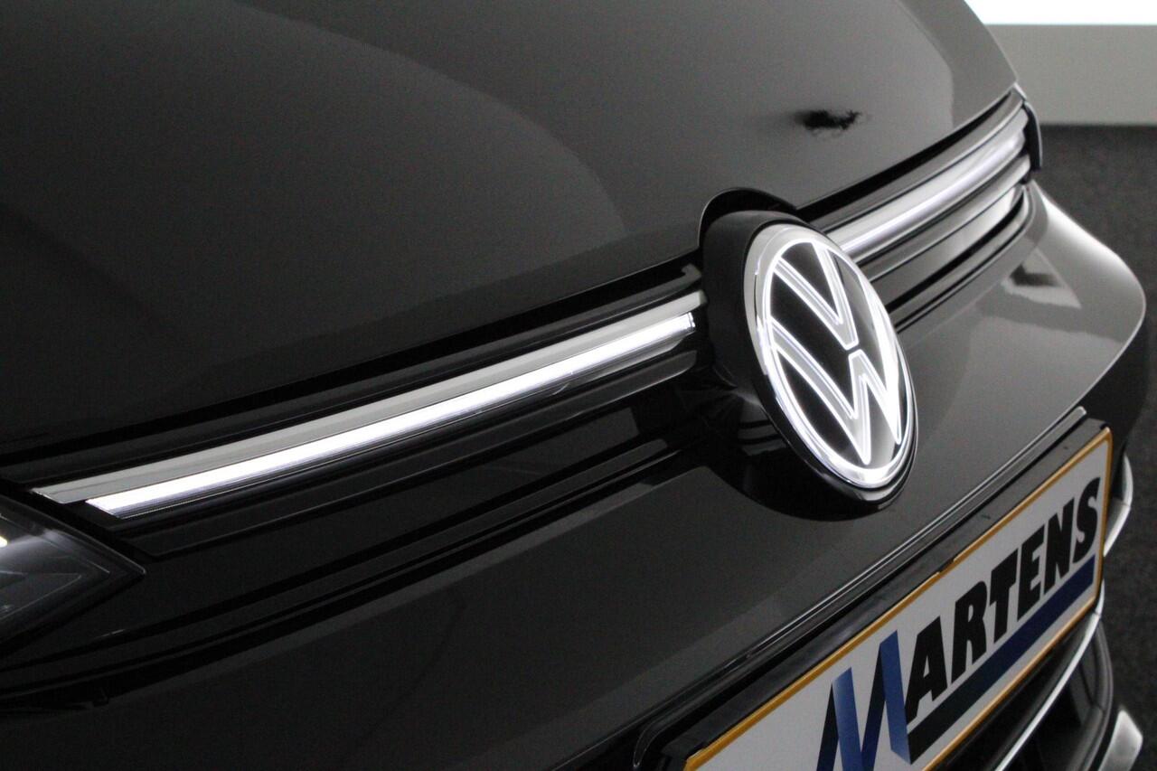 Volkswagen GOLF 8.5 1.5 eTSI 116pk DSG Style Camera Stoelverwarming Massage Keyless Navigatie