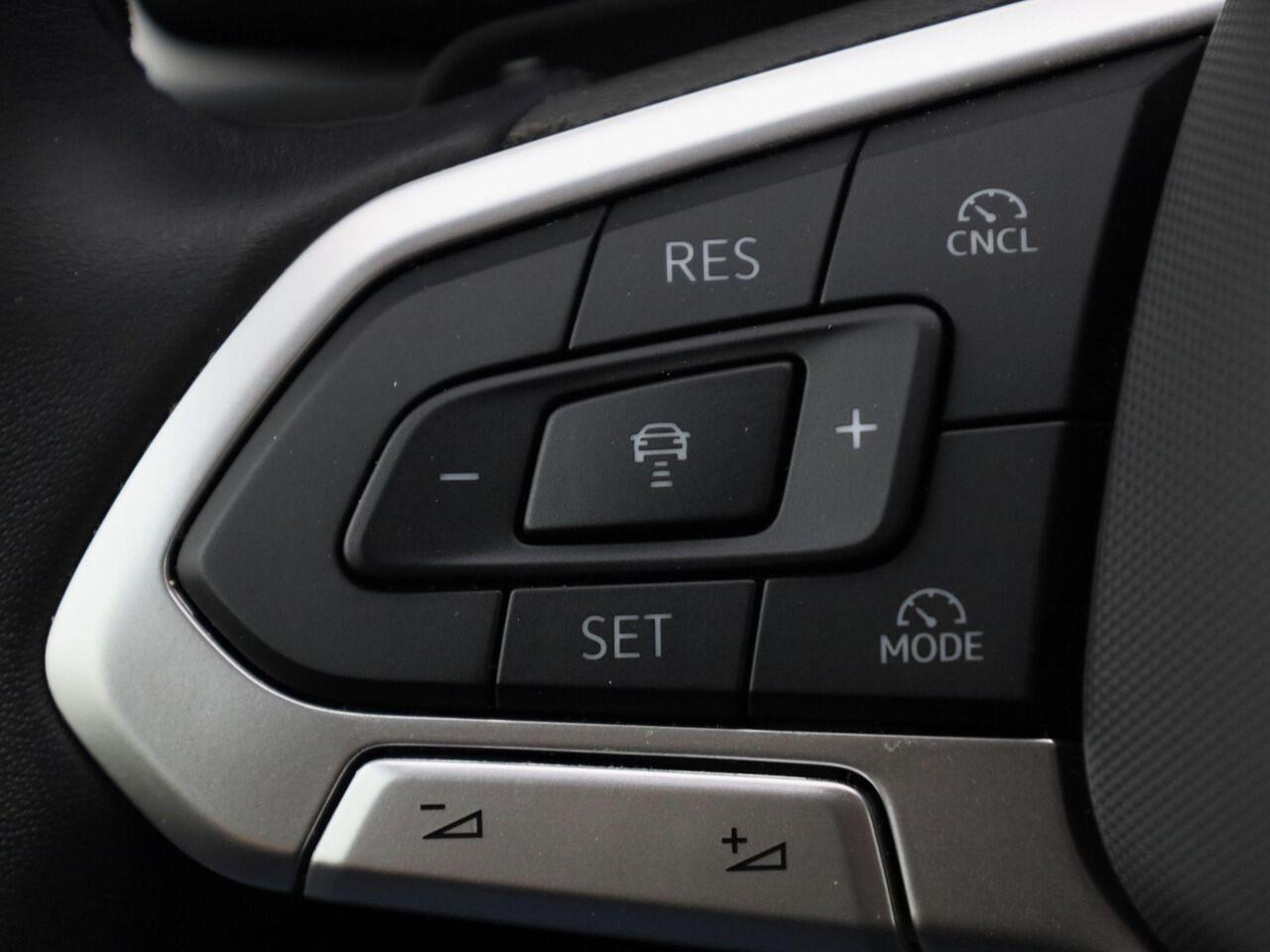 Volkswagen GOLF 1.5e TSI 116PK Life DSG automaat · NIEUW MODEL · Navigatie · Head-Up display · Parkeersensoren · Stoel-& stuurverwarming · Garantie tot juli 2026