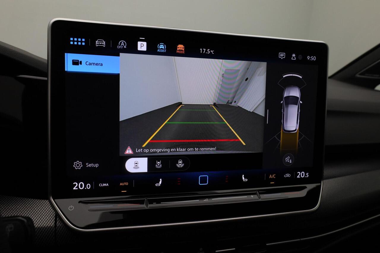 Volkswagen GOLF 1.5 eTSI 150 pk DSG R-Line | Panoramadak | Trekhaak | IQ Light | Harman/Kardon | Head-up display | Stuur-/stoelverwarming