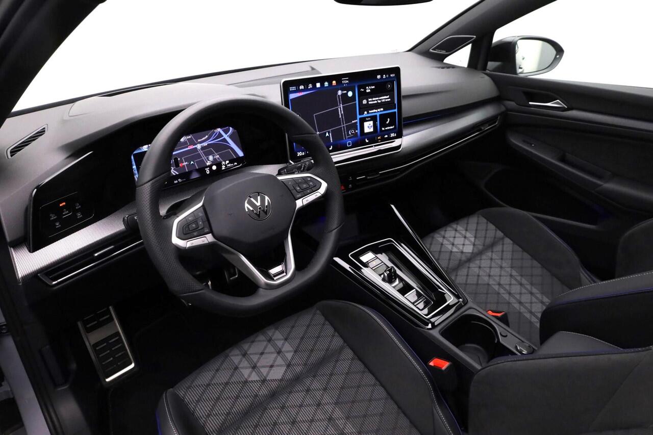 Volkswagen GOLF 1.5 eTSI 150 pk DSG R-Line | Panoramadak | Trekhaak | IQ Light | Harman/Kardon | Head-up display | Stuur-/stoelverwarming