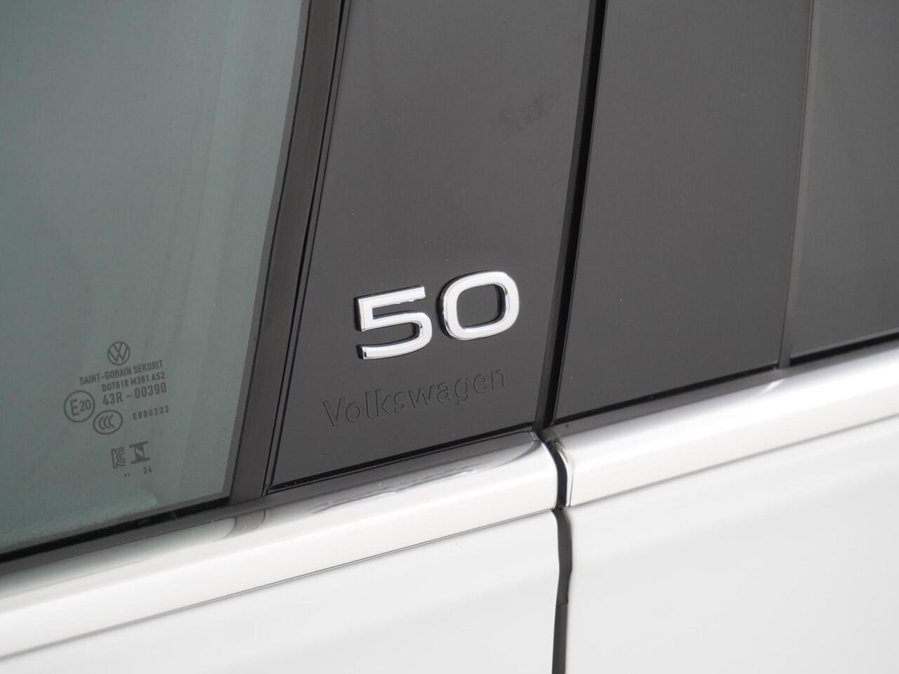 Volkswagen GOLF 1.5 eHybrid 50 Edition NAP | PHEV | Camera | Massage stoel | Navigatie |