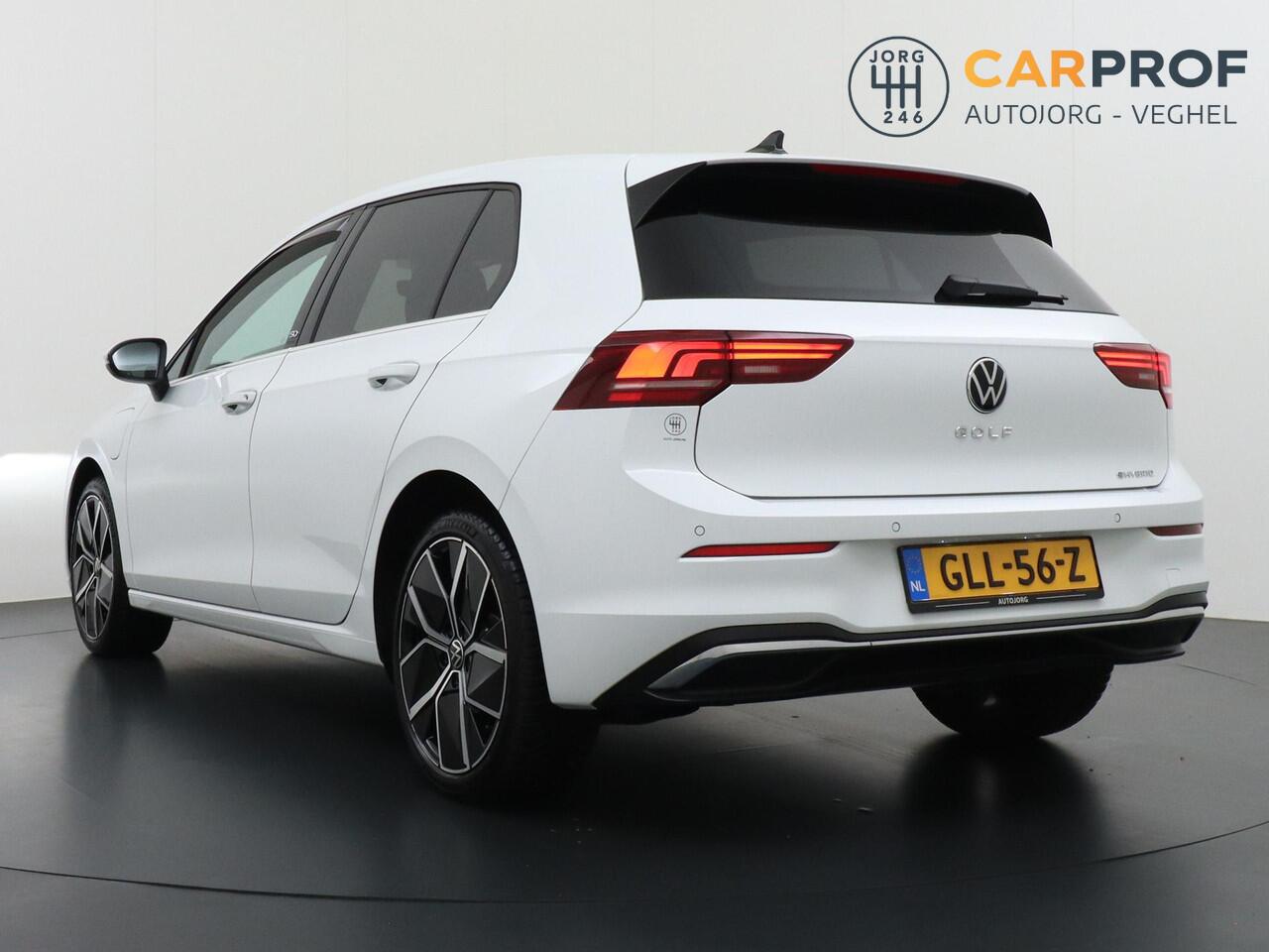 Volkswagen GOLF 1.5 eHybrid 50 Edition NAP | PHEV | Camera | Massage stoel | Navigatie |