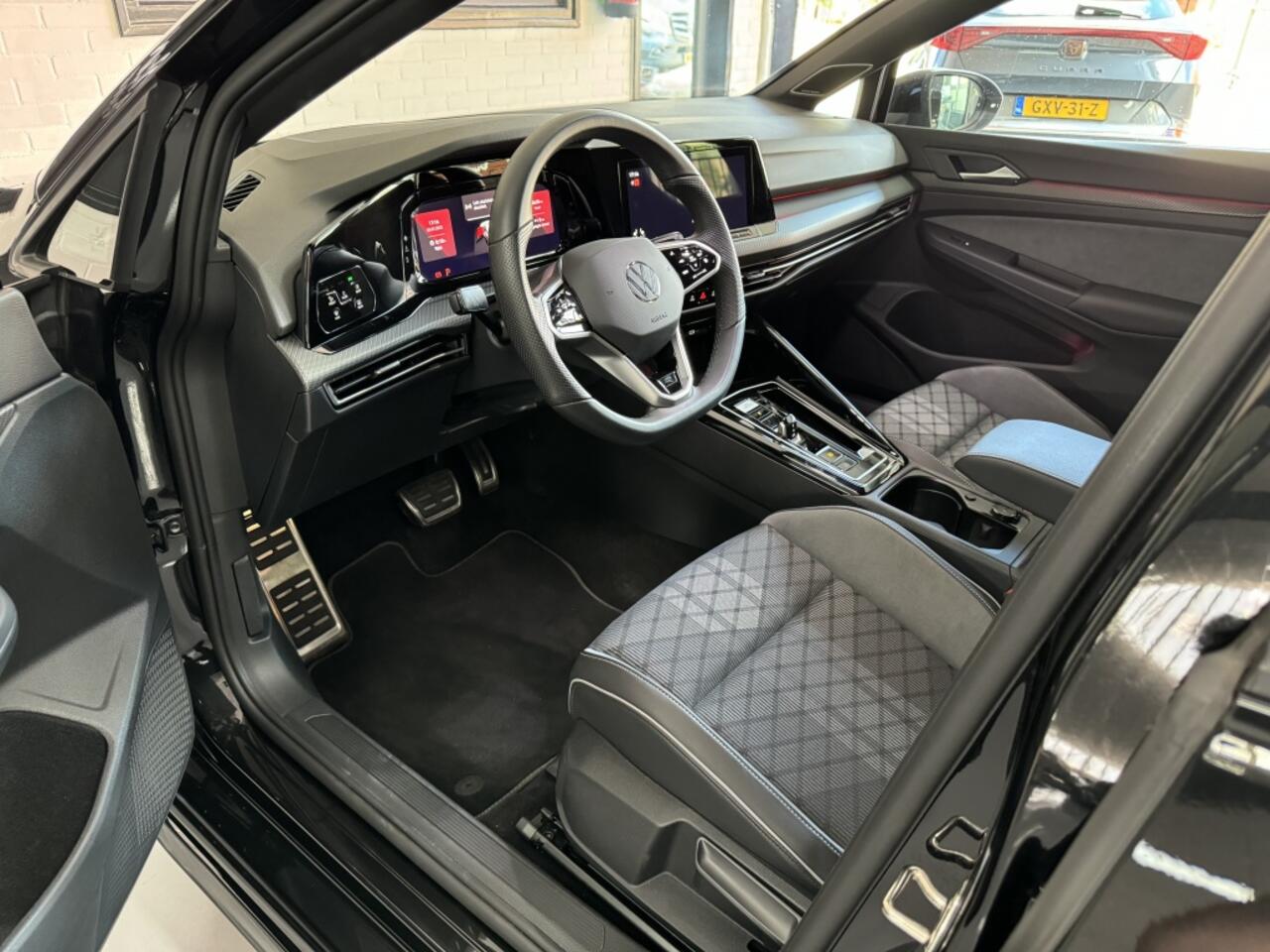 Volkswagen GOLF 1.5 eTSI R-Line DSG 150PK IQ H&K