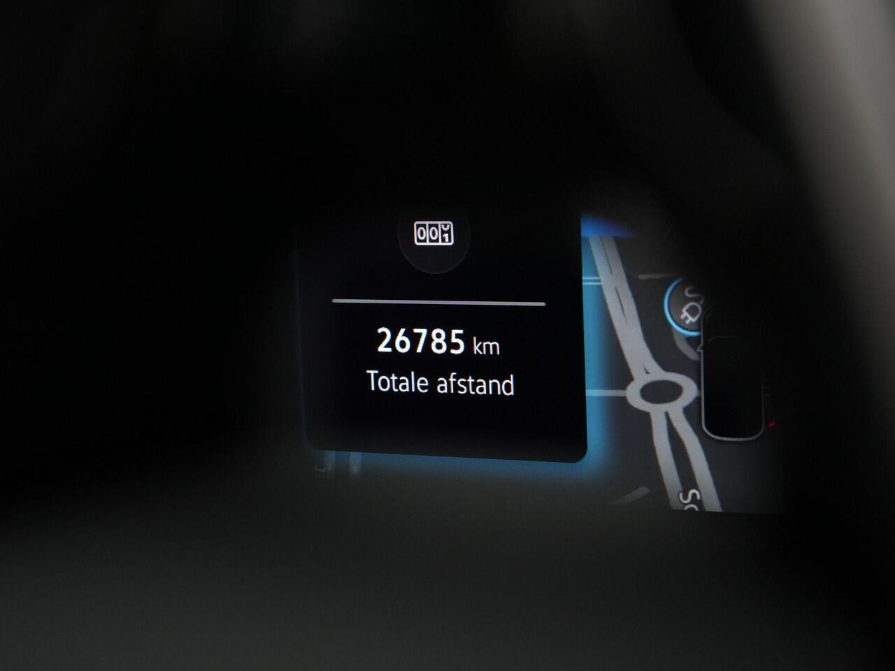 Volkswagen GOLF 1.5 eTSI 150 pk DSG R-Line Edition | Panoramadak | IQ Light | Head-up display | Stuur-/stoelverwarming | Achteruitrijcamera