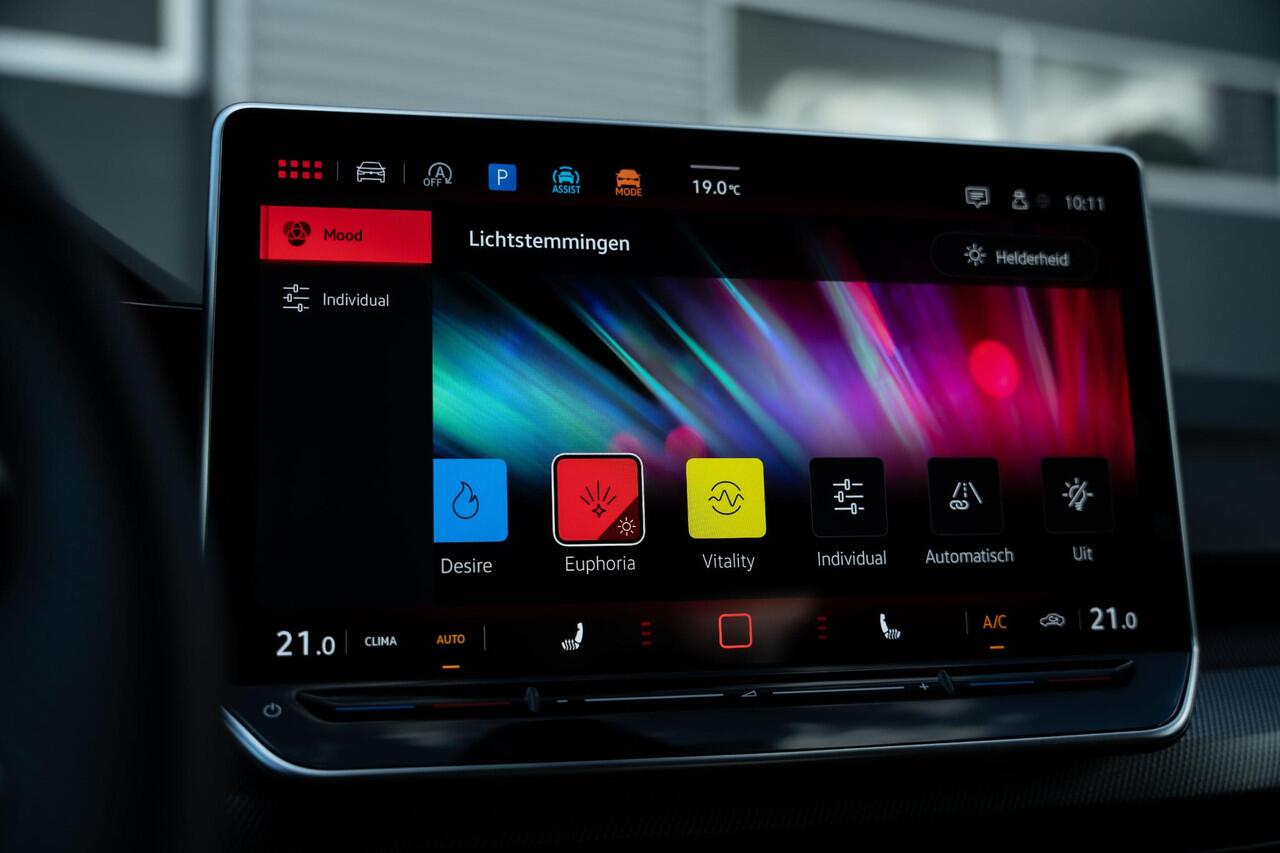 Volkswagen GOLF 8.5 2.0 TSI GTI |Pano |360° |Head-up |Sfeer