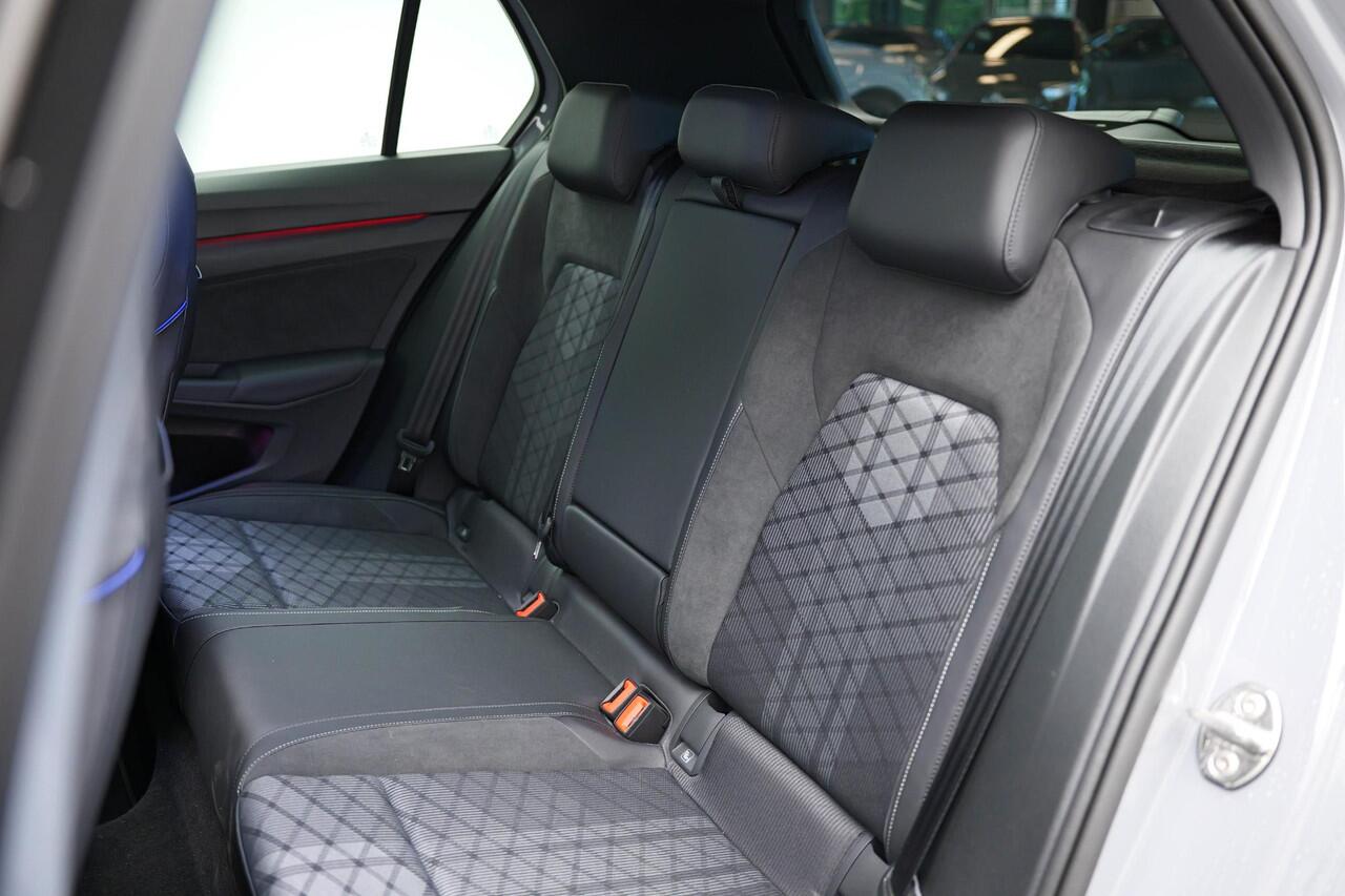 Volkswagen GOLF 1.5 eTSI R-Line Edition |NWE MODEL|Pano|3xR-Line|360Cam|HUD|IQ|