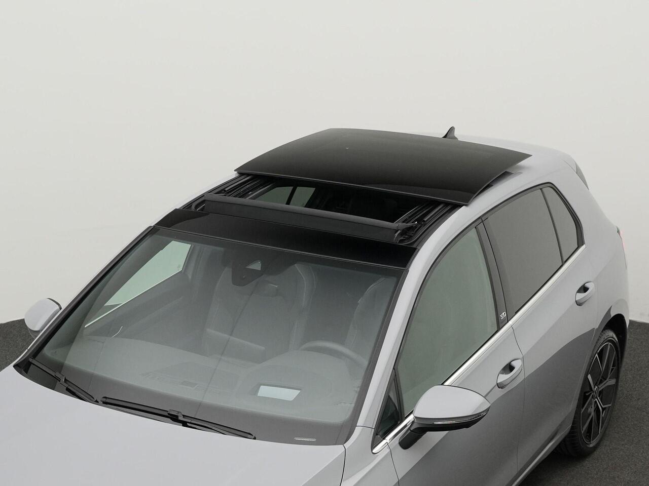 Volkswagen GOLF 1.5 eTSI 150 pk DSG Style Edition 50 | IQ Light | Panoramadak | Rondomzicht camera | Head-up Display | Stoel-/stuurverwarming | 18 inch