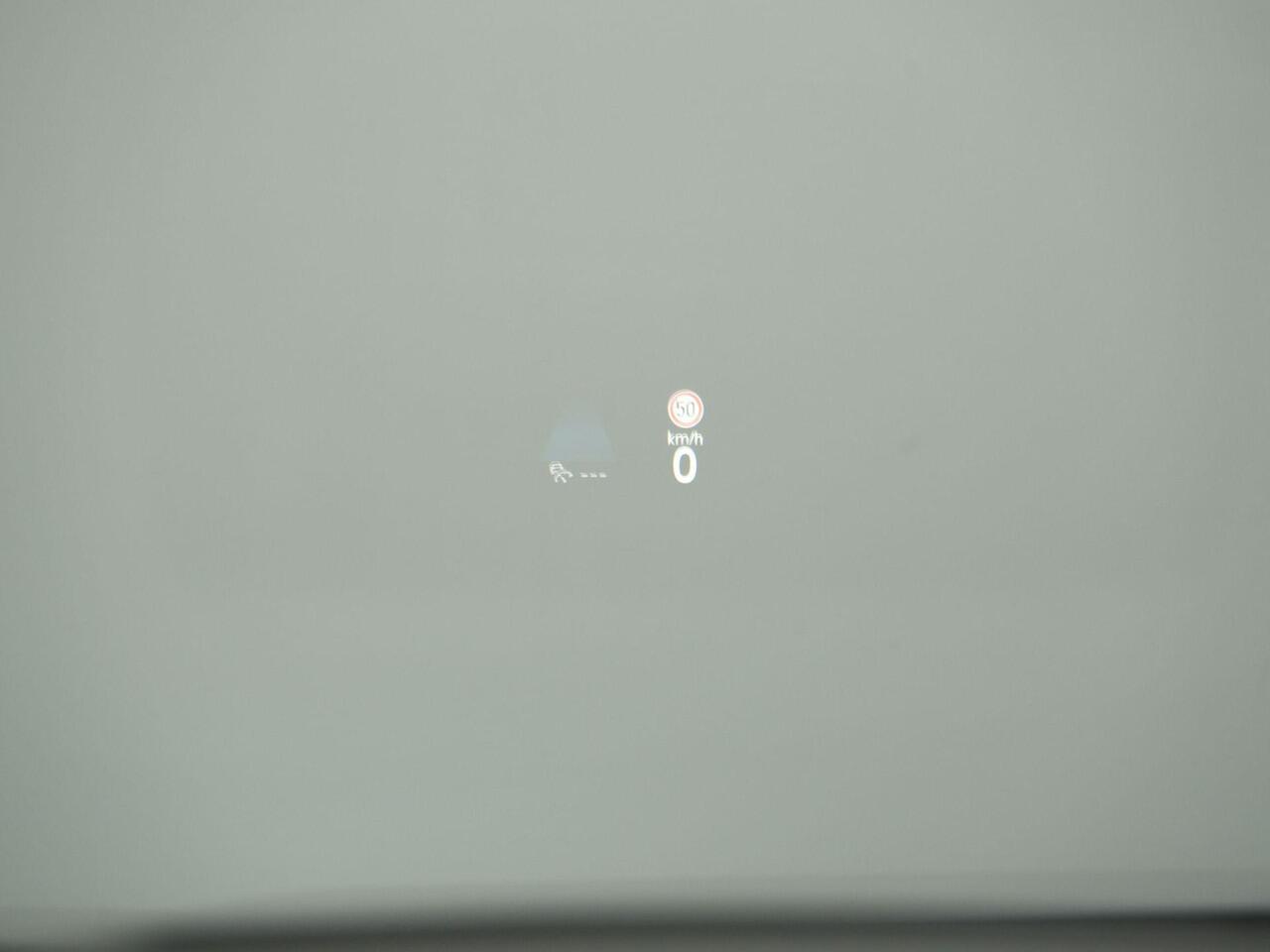 Volkswagen GOLF 1.5 eTSI 150 pk DSG R-Line | Panoramadak | Rondomzicht camera | IQ Light | Head-up display