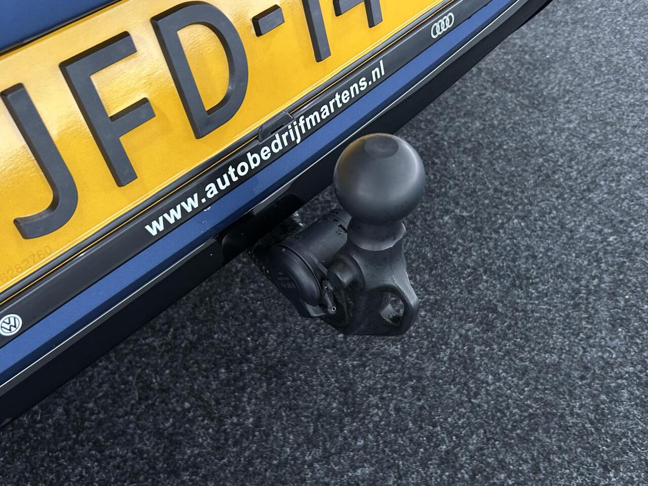 Volkswagen GOLF 8.5 1.5 eTSI 150pk DSG R-Line Edition Trekhaak Camera Keyless Virtual Cockpit Carplay