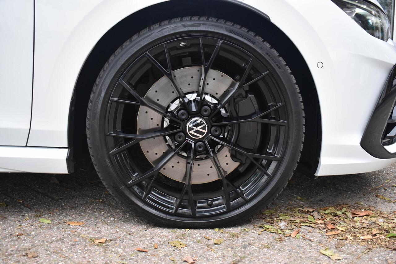 Volkswagen GOLF 2.0 TSI 4Motion R Performance Akra Pano DCC HUD Harman/Kardon Memory