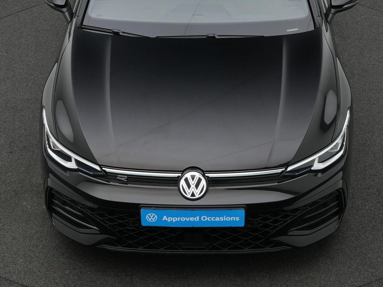Volkswagen GOLF 1.5 eTSI 115 pk DSG R-Line Edition | LED Plus koplampen | Sportonderstel | Achteruitrijcamera | Adaptive Cruise | Stoel-/stuurverwarming | Carplay