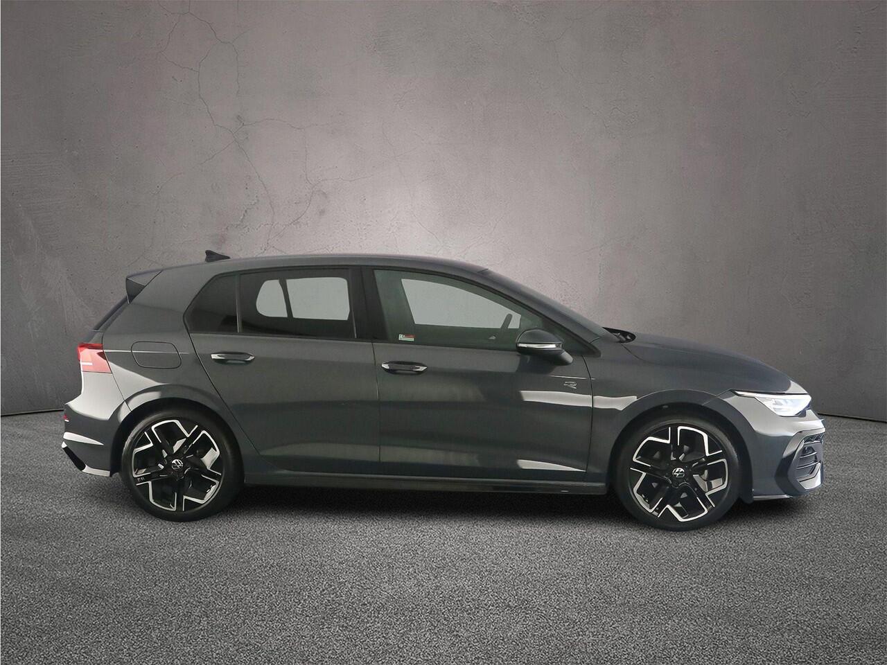 Volkswagen GOLF R-Line Edition 1.5 eTSI 150pk DSG Automaat Adaptive cruise control, Achteruitrijcamera, LED koplampen, Navigatie, Stuurwiel verwarmd