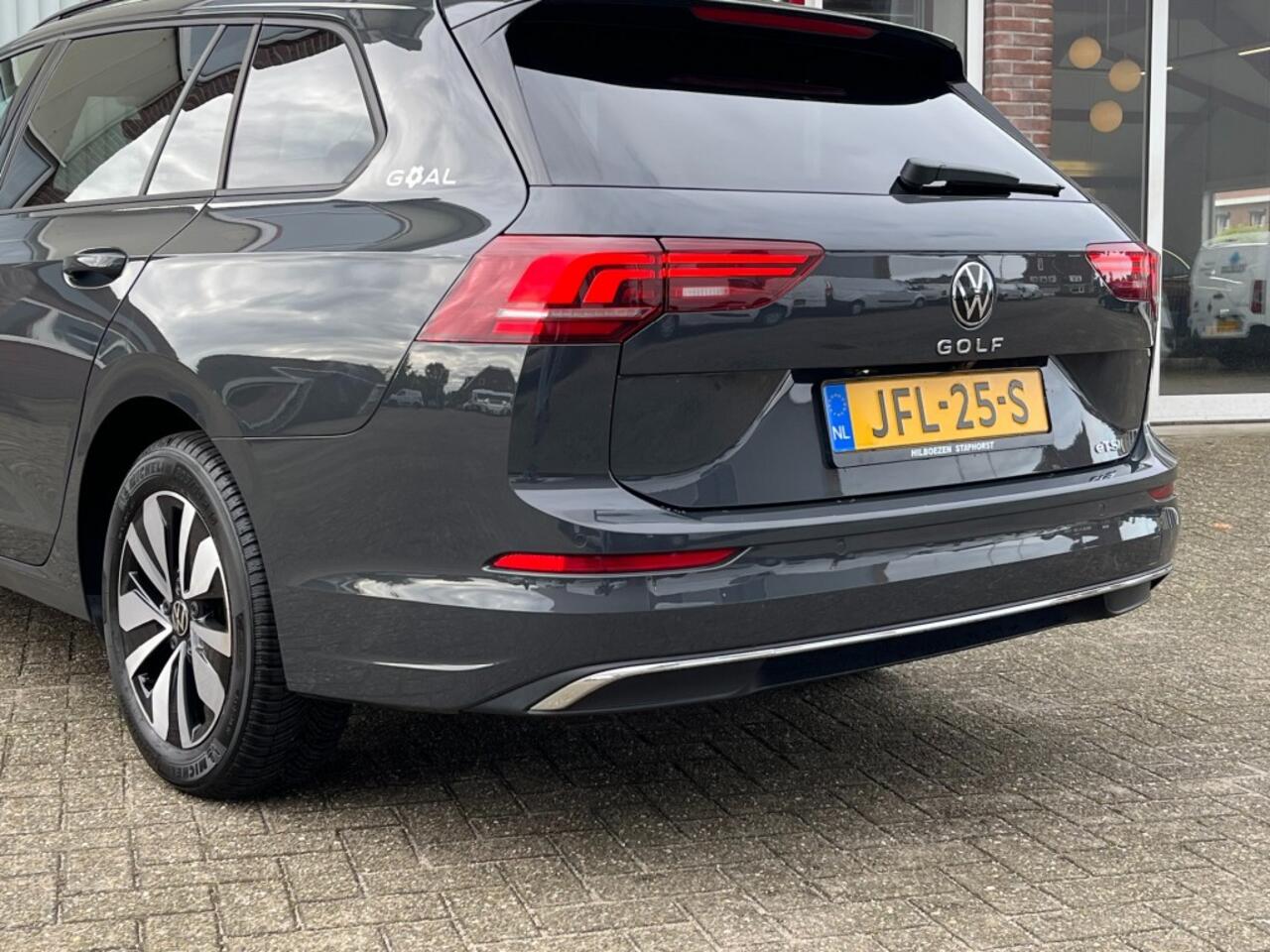 Volkswagen GOLF 1.5 eTSI Life Edition AUT. Face lift I Camera I Carplay I Half leer I Stoelverw.