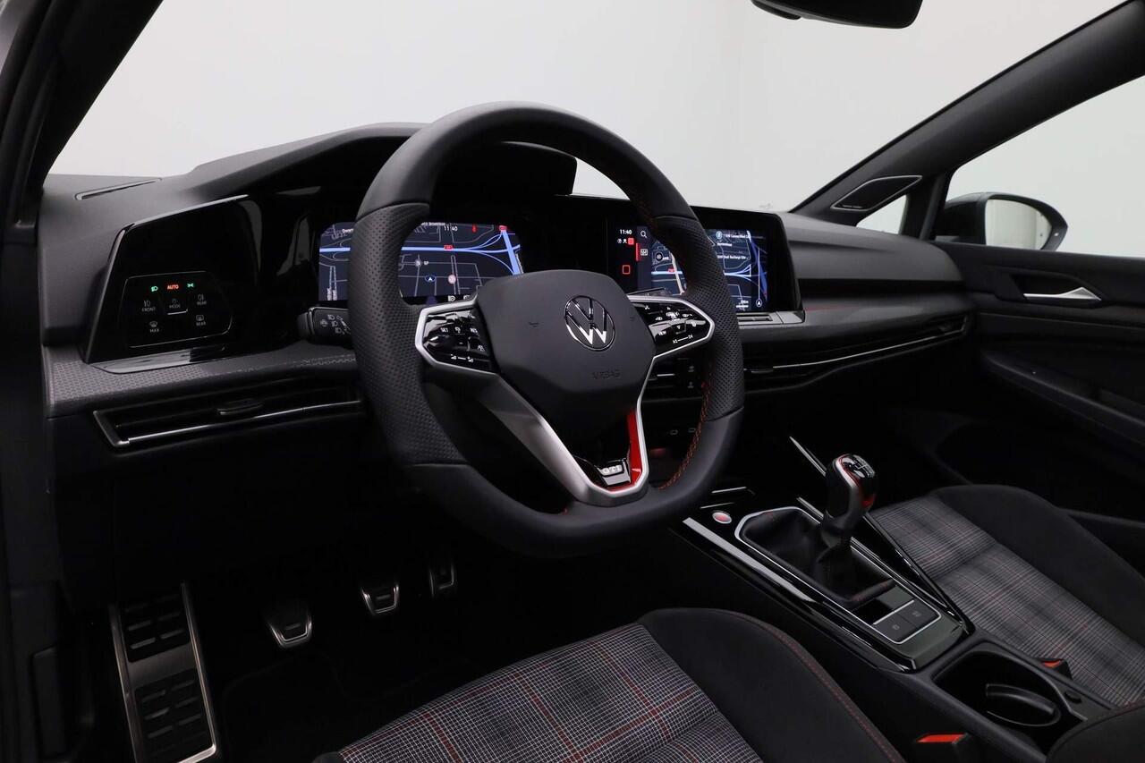Volkswagen GOLF 2.0 TSI 245PK GTI | Pano | Standkachel | Adaptief sportonderstel | Harman/Kardon | Stoel-/achterbankverwarming | IQ Light | Camera