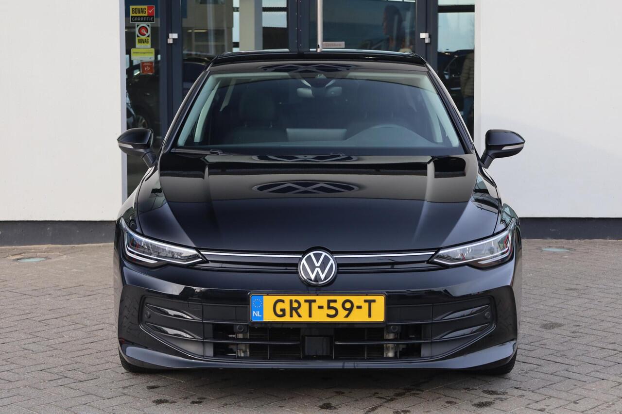Volkswagen GOLF 1.5 TSI Oranje Edition stoelverwarming 3 zone climatronic achteruitrijcamera 18" LMV NL auto door ons geleverd en onderhouden keyless entry & go 48 maanden 100.000km garantie