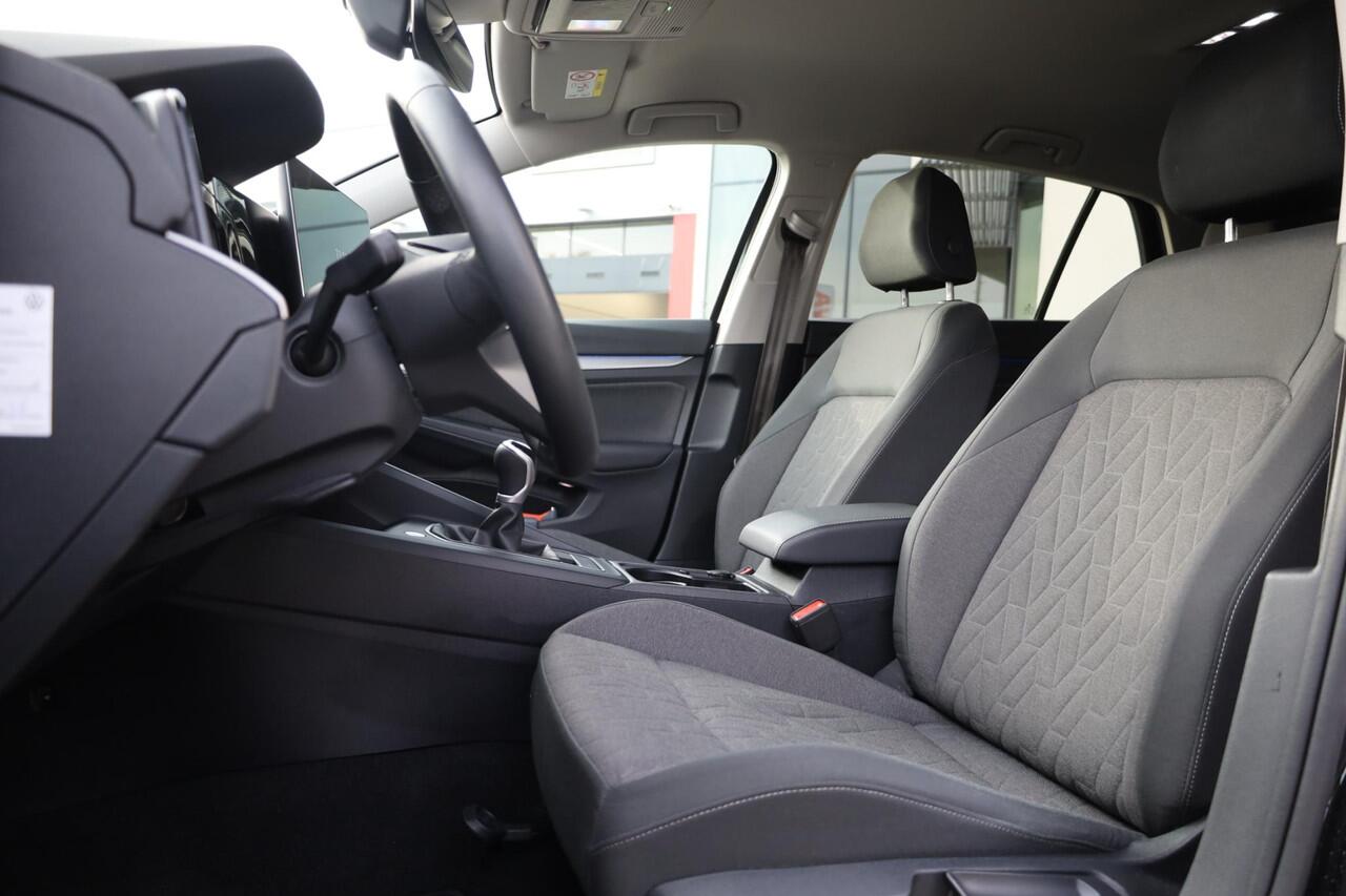 Volkswagen GOLF 1.5 TSI Oranje Edition stoelverwarming 3 zone climatronic achteruitrijcamera 18" LMV NL auto door ons geleverd en onderhouden keyless entry & go 48 maanden 100.000km garantie