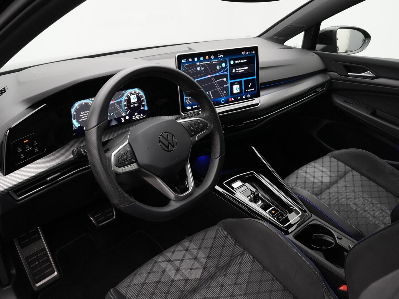 Volkswagen GOLF 1.5 eTSI 115 pk DSG R-Line Edition | Stuur-/stoelverwarming | Achteruitrijcamera | Navigatie | Adaptive Cruise