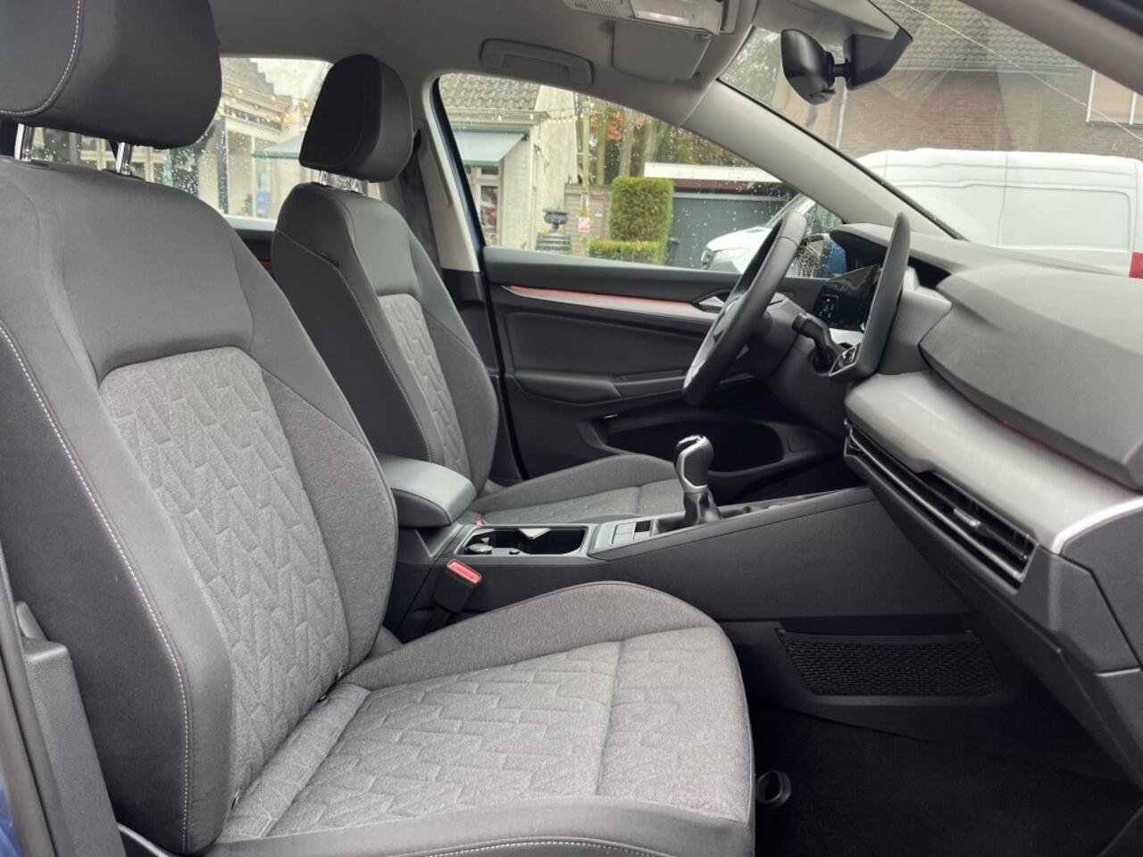 Volkswagen GOLF 1.5 TSI LIFE EDITION / STOEL+STUUR VERW. / NAVI / ADAP. CRUISE / LED / DAB