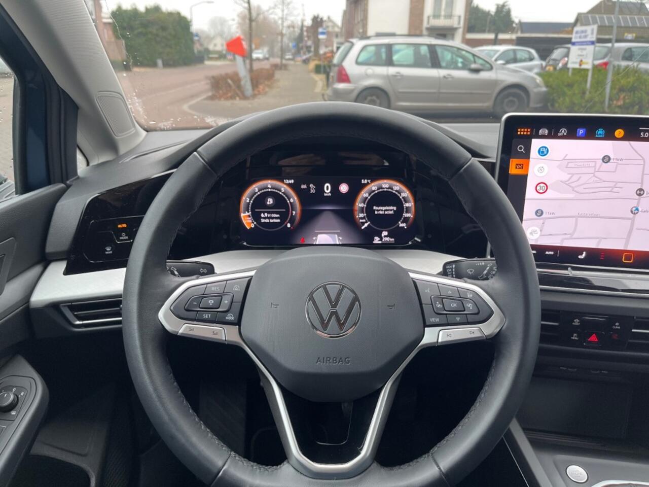 Volkswagen GOLF 1.5 TSI LIFE EDITION / STOEL+STUUR VERW. / NAVI / ADAP. CRUISE / LED / DAB