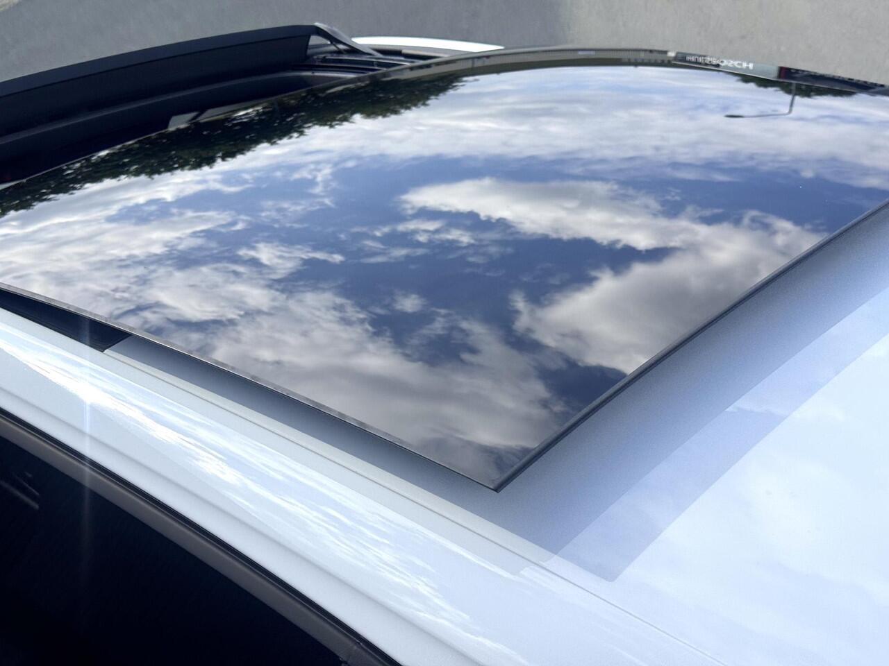 Volkswagen GOLF 1.5 eTSI R-Line Business | PANO CAM SFEER ZGAN