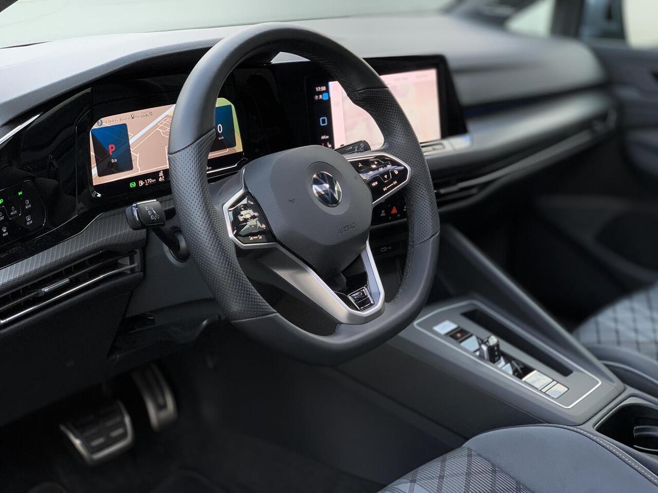 Volkswagen GOLF 1.5 eTSI R-Line Business | PANO CAM SFEER ZGAN