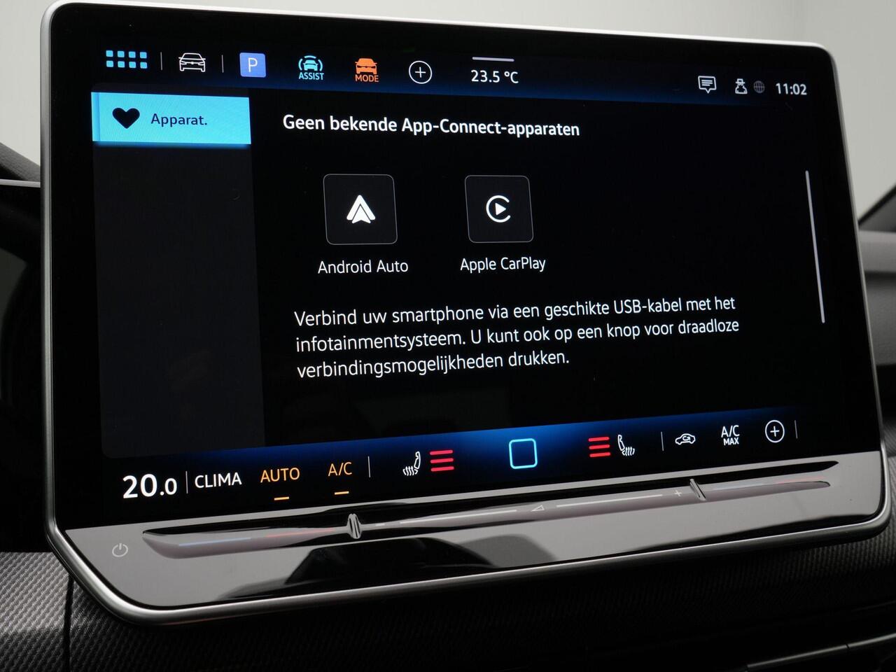 Volkswagen GOLF 1.5 eTSI 150 pk DSG R-Line Edition | Panoramadak | Head-up display | Stoel-/stuurverwarming | IQ Light | Achteruitrijcamera | Sportstoelen | 18 inch