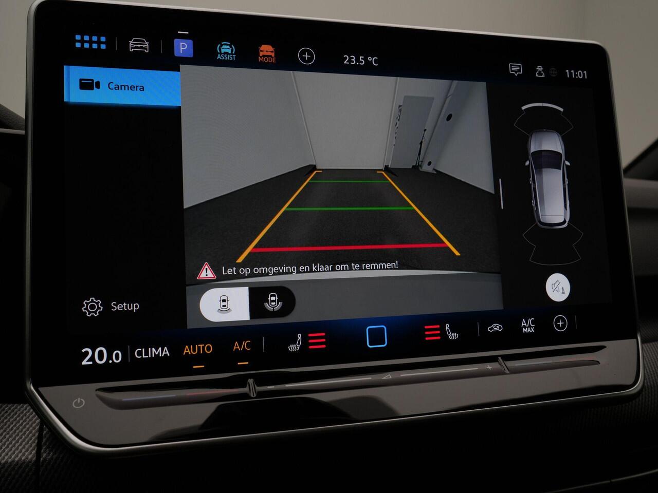 Volkswagen GOLF 1.5 eTSI 150 pk DSG R-Line Edition | Panoramadak | Head-up display | Stoel-/stuurverwarming | IQ Light | Achteruitrijcamera | Sportstoelen | 18 inch