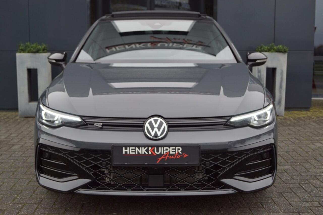 Volkswagen GOLF R-line 1.5 eTSI 150pk DSG facelift Black style/Panodak /Trekhaak wegklb./IQ Matrix LED /Head-up