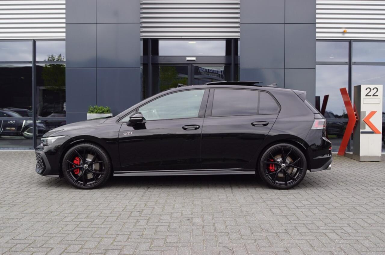 Volkswagen GOLF GTI DSG 265pk Facelift / Leer/ Panodak / Black/ 19 Inch/IQ LED Matrix/ Harman Kardon/Head-up