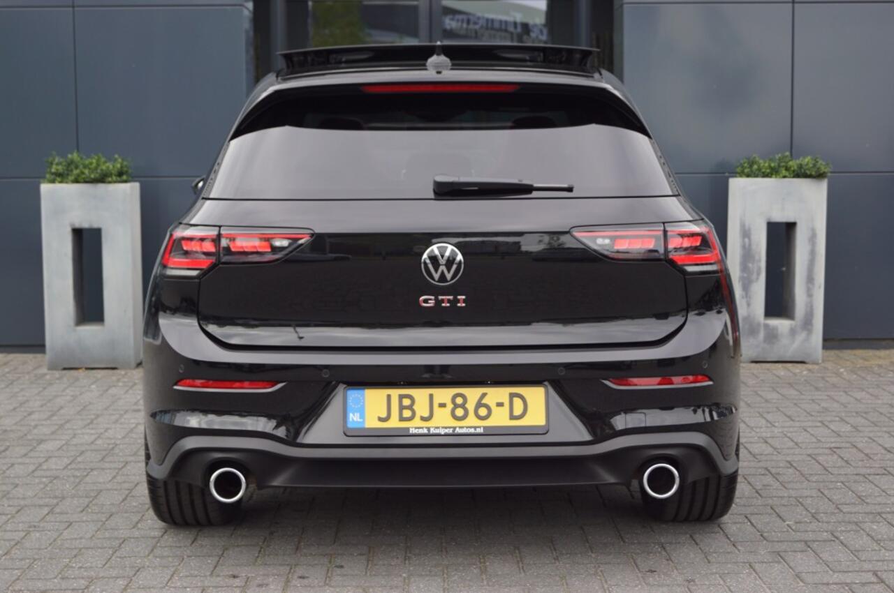 Volkswagen GOLF GTI DSG 265pk Facelift / Leer/ Panodak / Black/ 19 Inch/IQ LED Matrix/ Harman Kardon/Head-up
