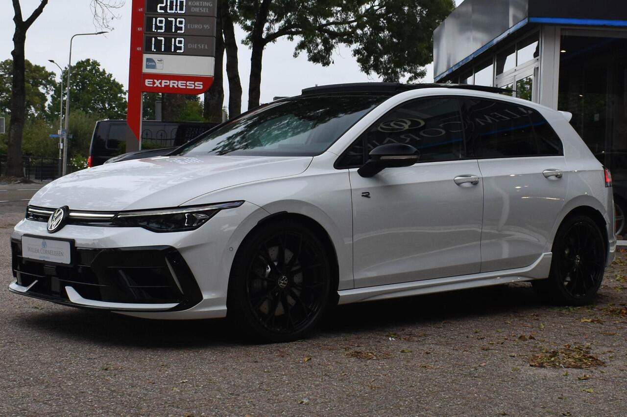 Volkswagen GOLF 2.0 TSI 4Motion R ACTIEPRIJS Performance Akra Pano DCC HUD Harman/K