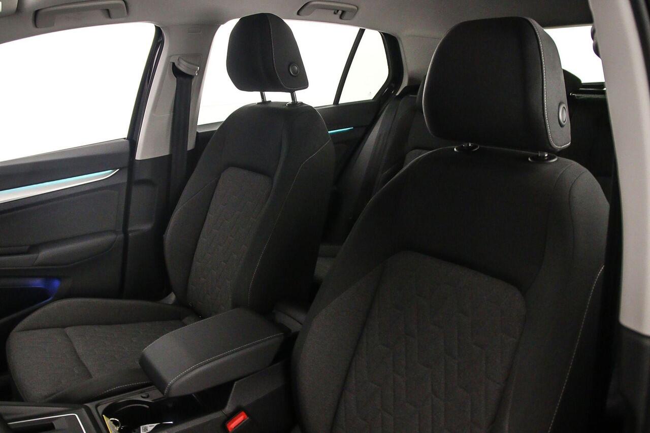 Volkswagen GOLF Life Edition 1.5 eTSI 115pk DSG Automaat Adaptive cruise control, Stoelverwarming, LED koplampen, Parkeersensoren, App connect, Stuurwiel verwarmd