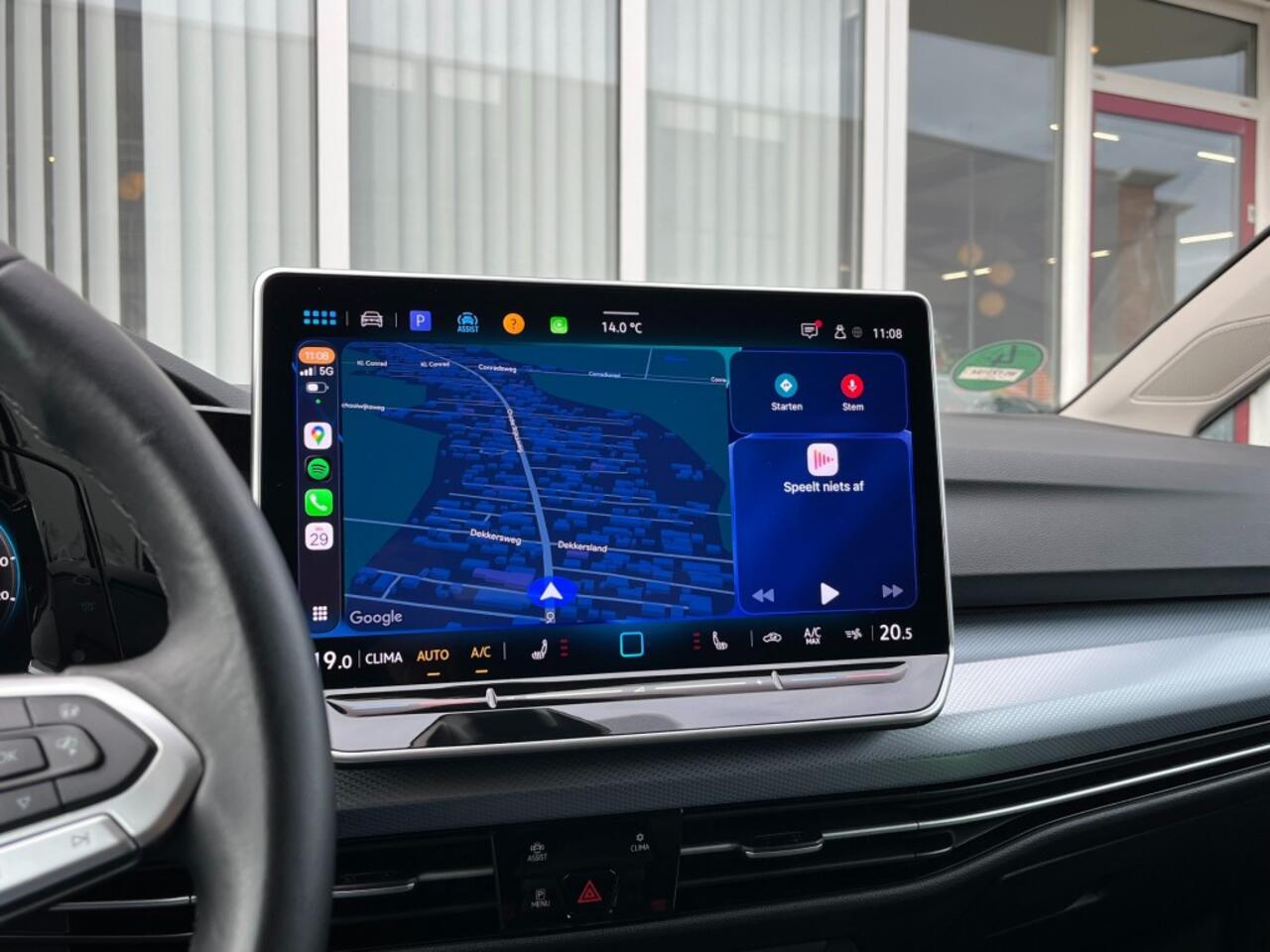 Volkswagen GOLF 1.5 eTSI Life Edition AUT. Face lift I Camera I Carplay I Half leer I Stoelverw.