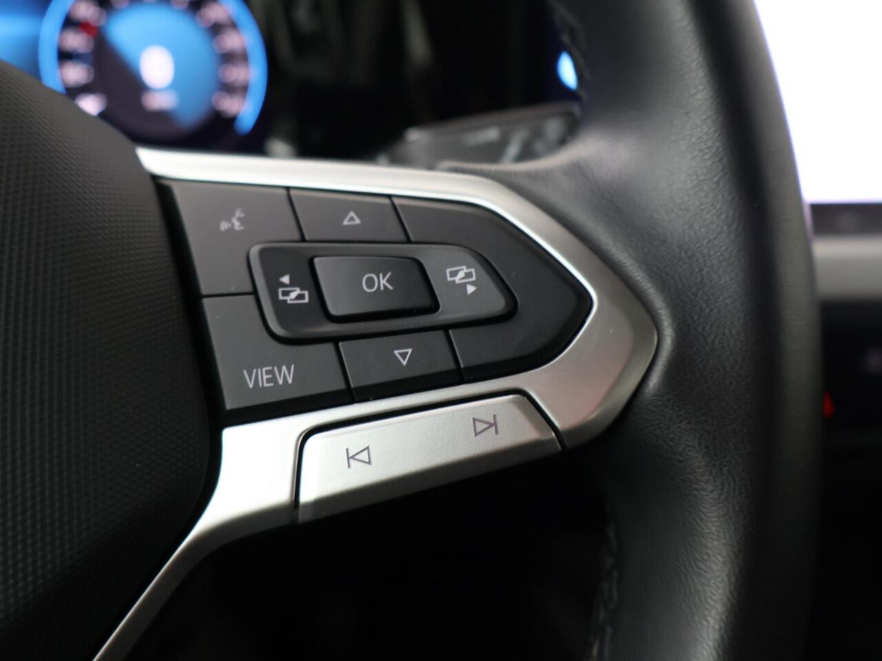 Volkswagen GOLF 1.0 eTSI Life | 110 PK | Automaat | Adaptive cruise control | Navigatiesysteem |