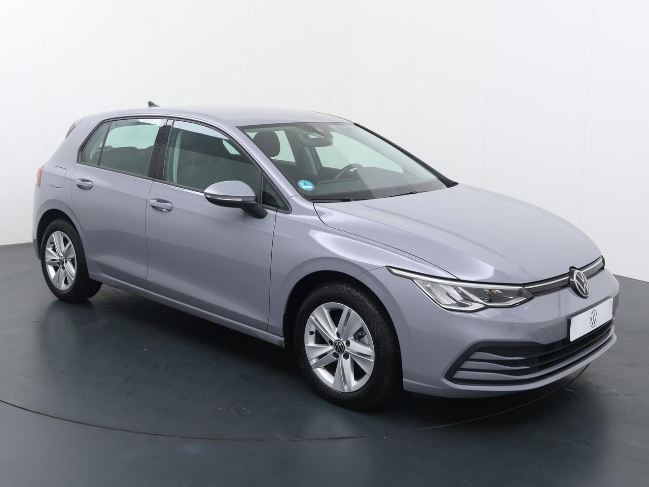 Volkswagen GOLF 1.0 eTSI Life | 110 PK | Automaat | Adaptive cruise control | Navigatiesysteem |