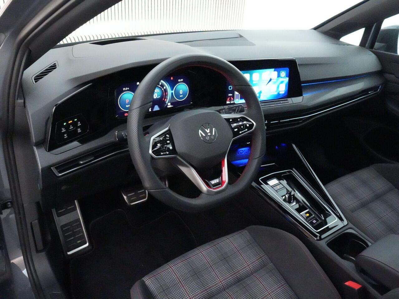 Volkswagen GOLF GTI 2.0 245pk TSI |BTW|panoramadak|HUD|IQ Light|camera|cruise control|sfeerverlichting|18"|DAB|stoelverwarming|