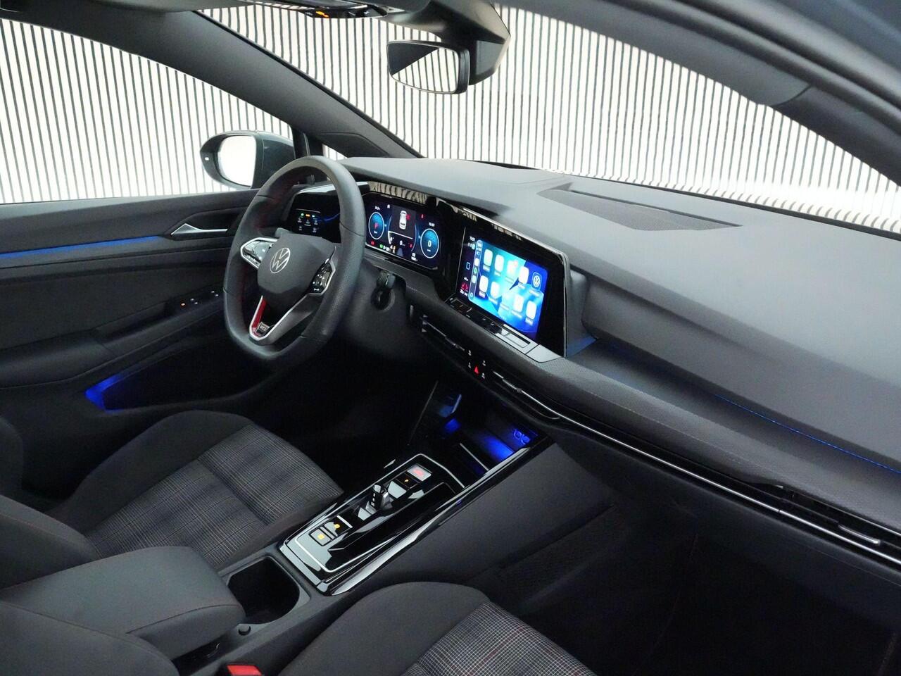 Volkswagen GOLF GTI 2.0 245pk TSI |BTW|panoramadak|HUD|IQ Light|camera|cruise control|sfeerverlichting|18"|DAB|stoelverwarming|