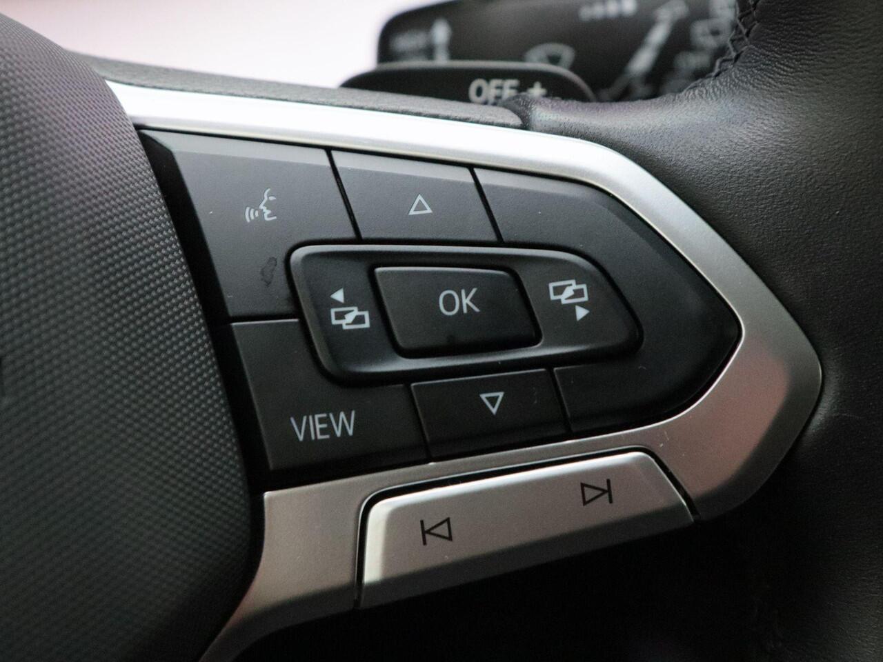 Volkswagen GOLF 1.5 eTSi 115 Pk Automaat Life Edition | Adaptive Cruise | 19 Inch | Climate Control | Stoelverwarming | Navigatie | Camera | Carplay | 31.146 Km!!