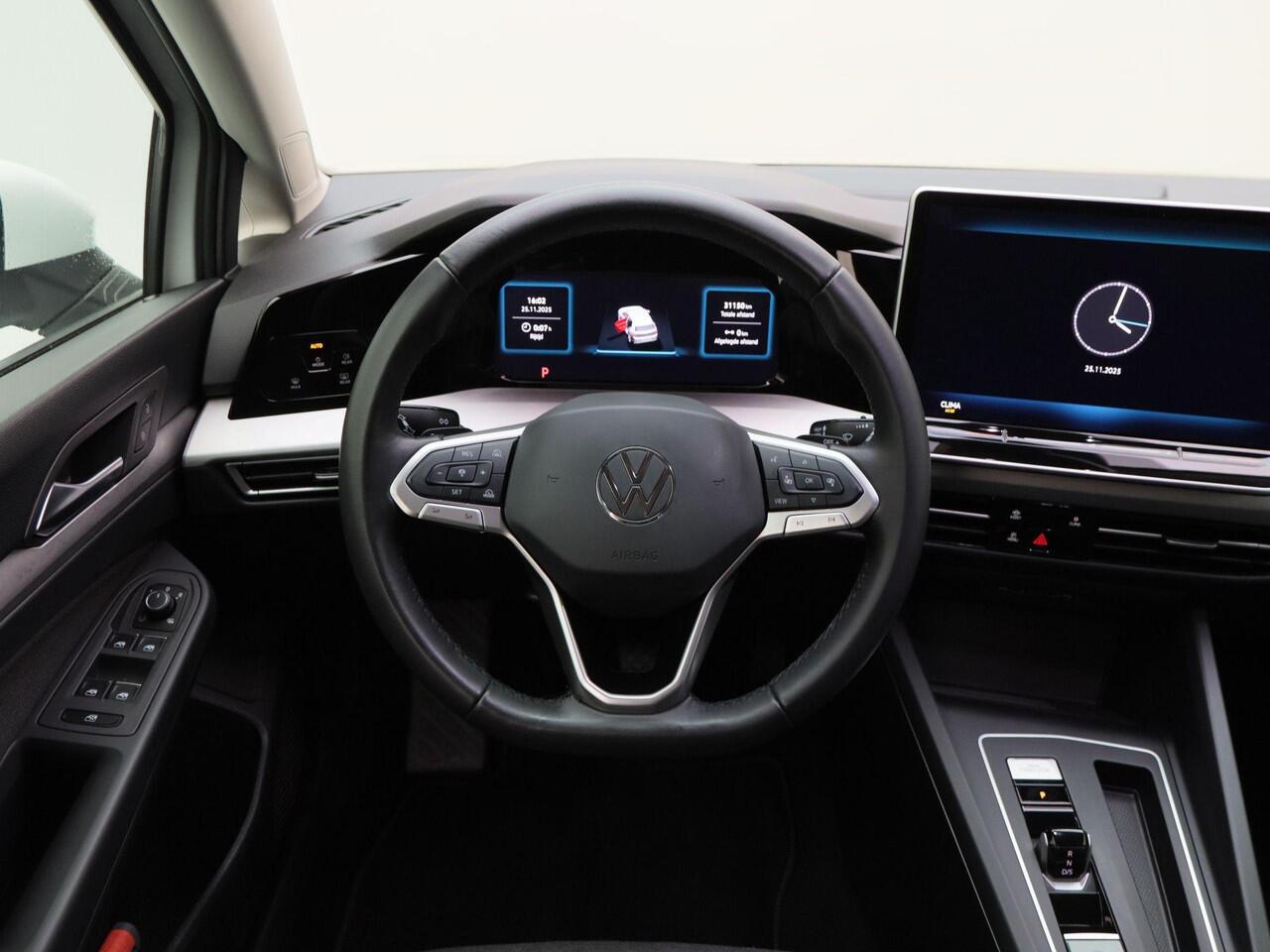 Volkswagen GOLF 1.5 eTSi 115 Pk Automaat Life Edition | Adaptive Cruise | 19 Inch | Climate Control | Stoelverwarming | Navigatie | Camera | Carplay | 31.146 Km!!