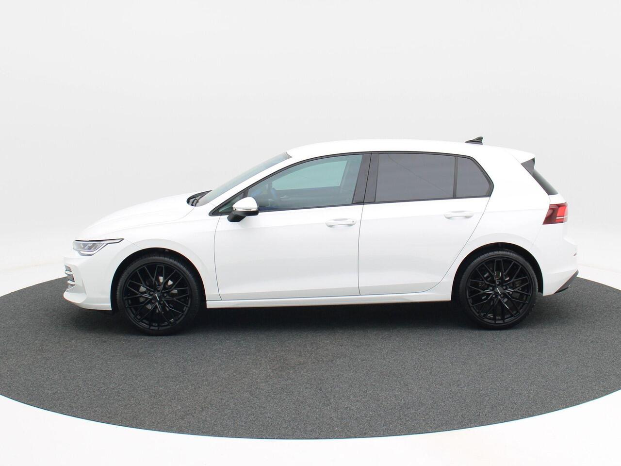 Volkswagen GOLF 1.5 eTSi 115 Pk Automaat Life Edition | Adaptive Cruise | 19 Inch | Climate Control | Stoelverwarming | Navigatie | Camera | Carplay | 31.146 Km!!