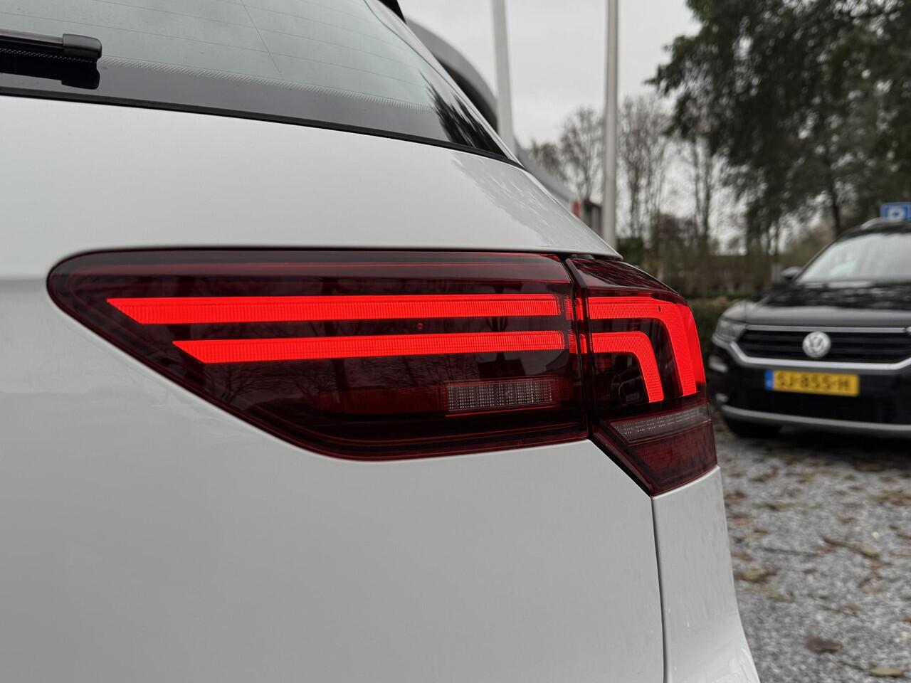 Volkswagen GOLF 1.5 DSG eHybrid Style (grote accu) (5j gar,Camera,Ergo,Navi)