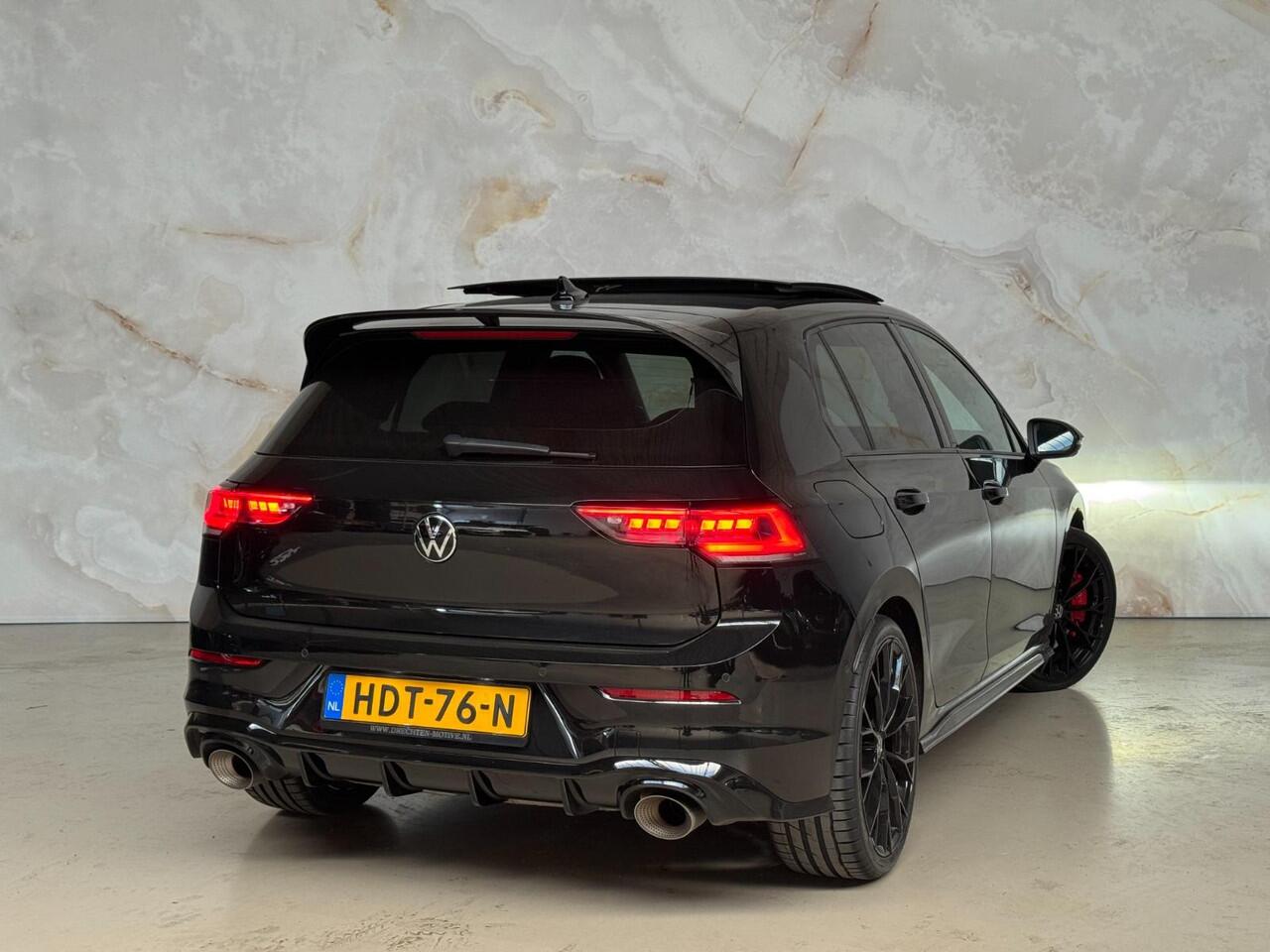 Volkswagen GOLF 2.0 TSI GTI Clubsport / Akrapovic / Pano / Head-up