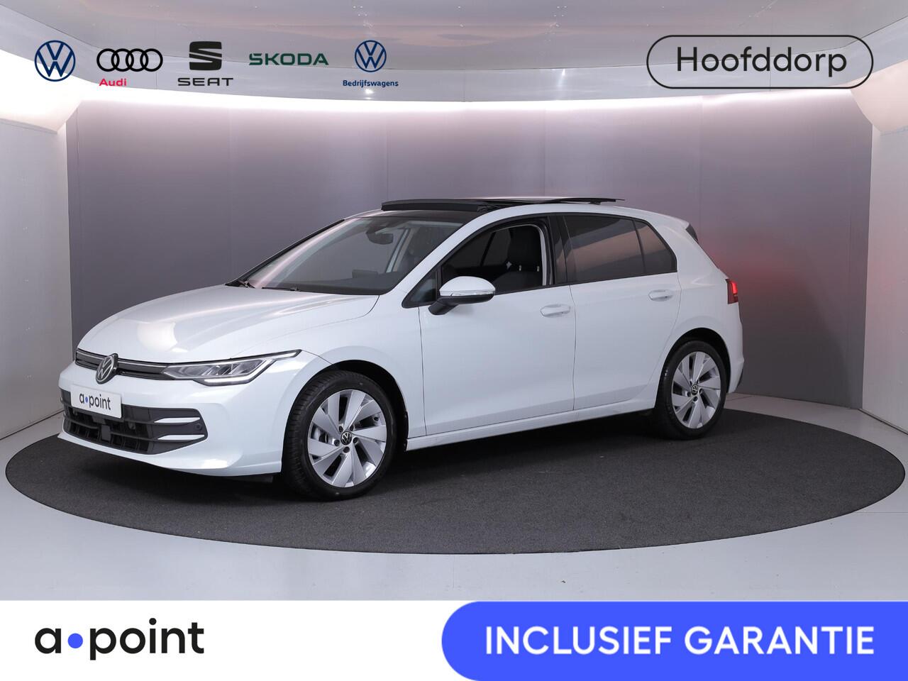 Volkswagen GOLF 1.5 TSI Life Edition 116 pk | Verlengde garantie | Navigatie via App | Panoramadak | Parkeersensoren | Autom. airco (3 zones) | Stoelverwarming |