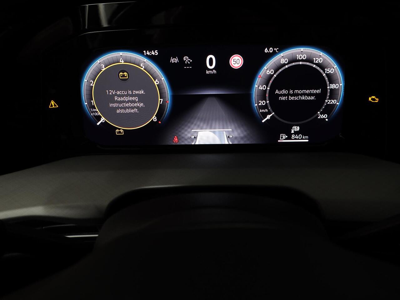 Volkswagen GOLF 1.5 TSI Life Edition 116 pk | Verlengde garantie | Navigatie via App | Panoramadak | Parkeersensoren | Autom. airco (3 zones) | Stoelverwarming |