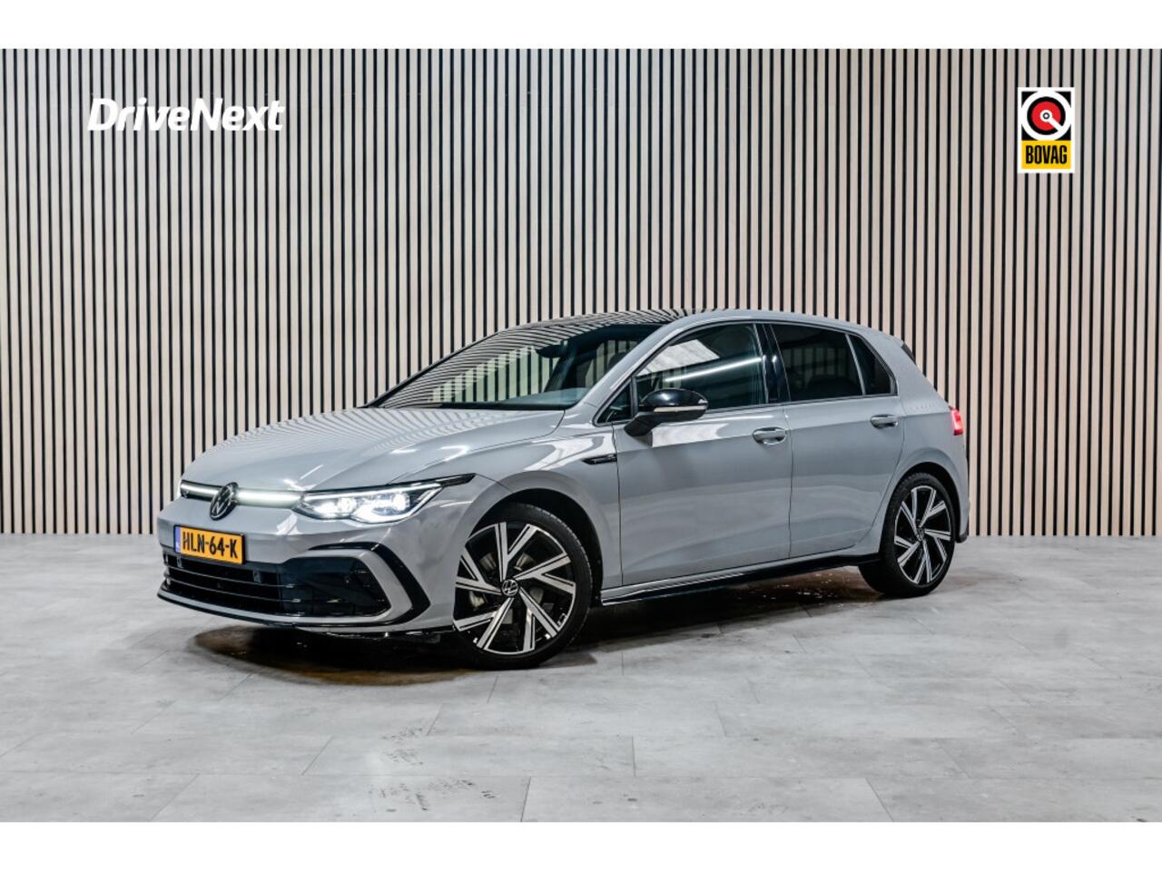 Volkswagen GOLF 1.5 eTSI R-Line | PANO | STOELVERWARMING