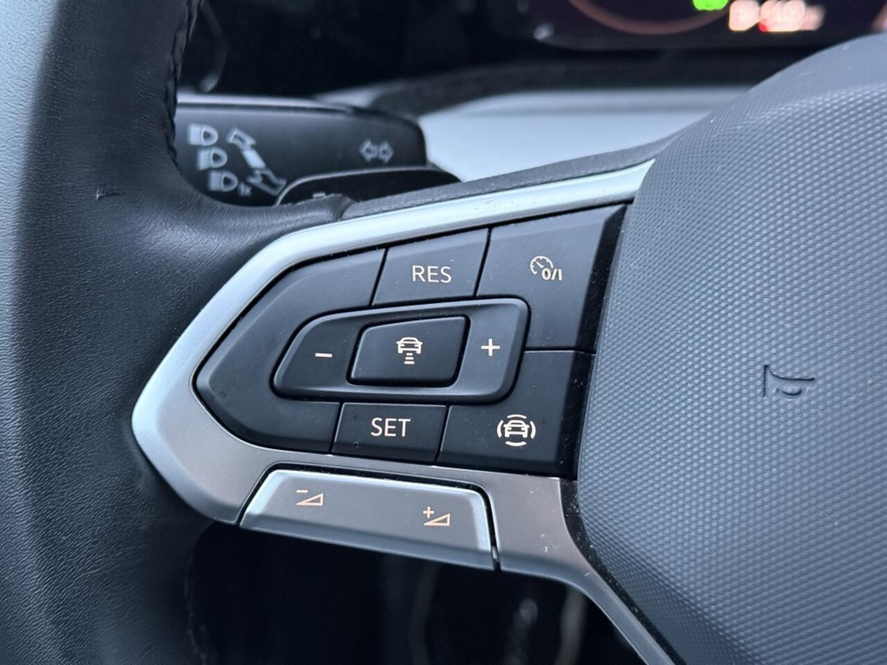 Volkswagen GOLF Variant 1.5 eTSI Life Business | Virtual CP | Memory | Camera