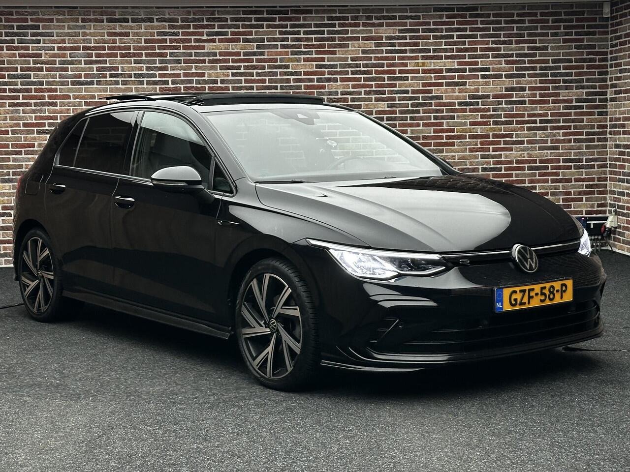 Volkswagen GOLF 1.5 eTSI R-Line Business | Achteruitrijcamera | Panorama | Stoel-/stuurverwarming | Apple carplay & Android auto
