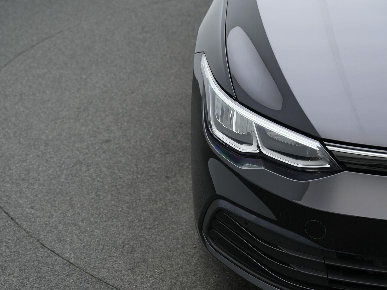 Volkswagen GOLF Variant 1.0 eTSI 110 pk DSG Life Business | Geheugen-/massagestoel | Stuur-/stoelverwarming | Adaptive Cruise | Side Assist