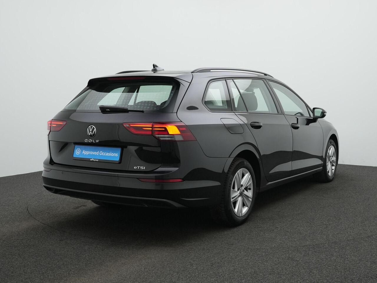 Volkswagen GOLF Variant 1.0 eTSI 110 pk DSG Life Business | Geheugen-/massagestoel | Stuur-/stoelverwarming | Adaptive Cruise | Side Assist