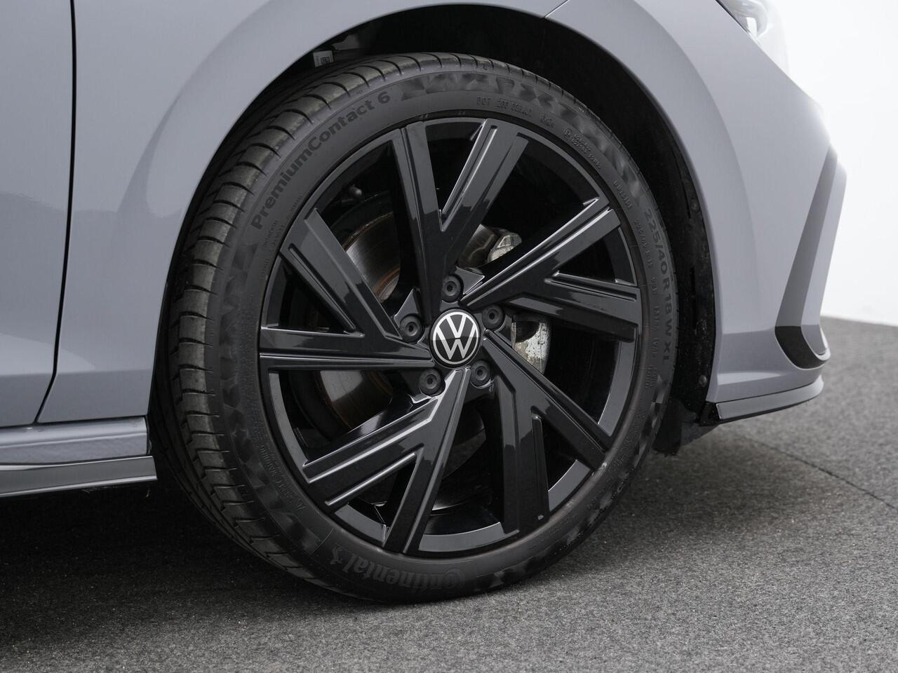 Volkswagen GOLF Variant 1.5 eTSI 130 pk DSG R-Line Business | Panoramadak | Stuur-/stoelverwarming | Achteruitrijcamera | Adaptive Cruise